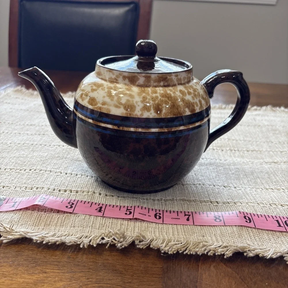 VINTAGE MID‎ CENTURY CERAMIC STRIPED TEAPOT MADE IN ENGLAND